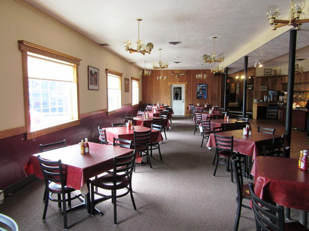White Buffalo Hotel West Yellowstone Exterior foto